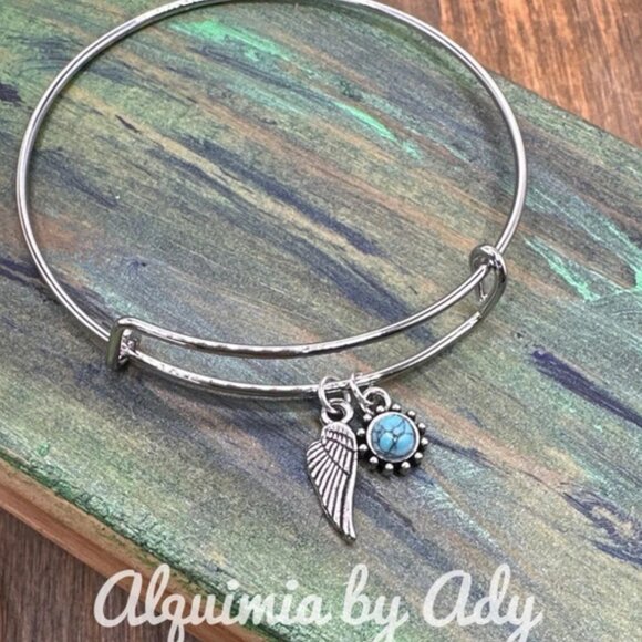 Alquimia Jewelry - Minimalist adjustable wire bangle turquoise and wing charms bracelet